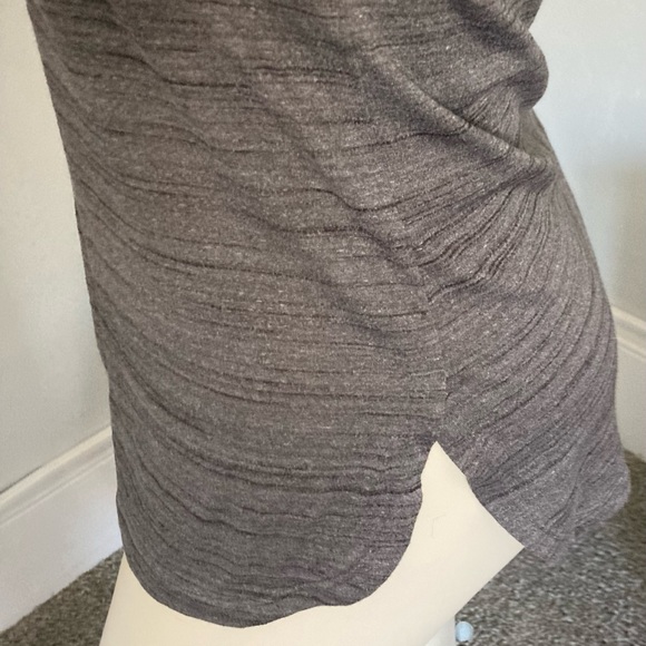 Woman’s Reebok light weight work out tank - Picture 3 of 8